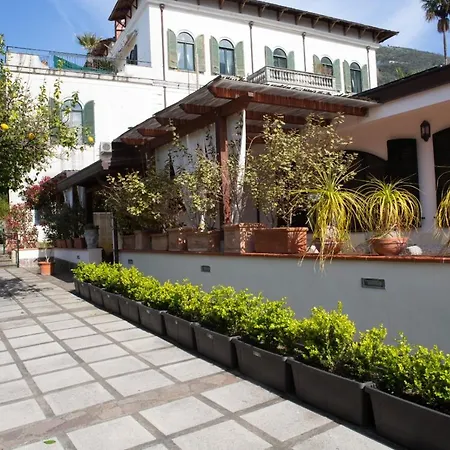 Oda ve Kahvaltı Bianca Castellammare di Stabia